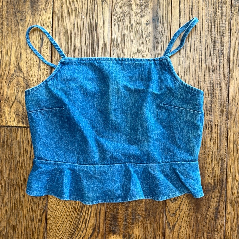 NWT: American Eagle: Crop it likes it’s Hot Denim Top: Size XS